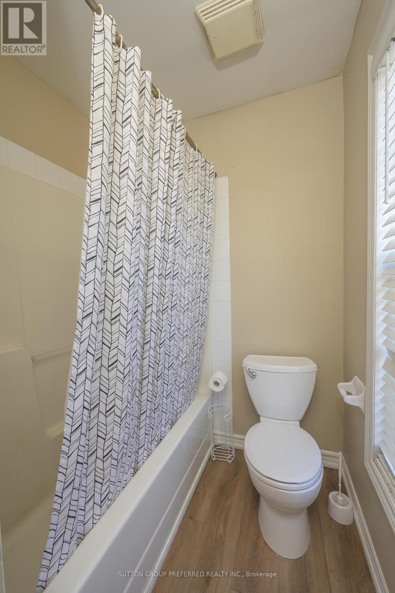 #29 600 SARNIA ROAD - 16