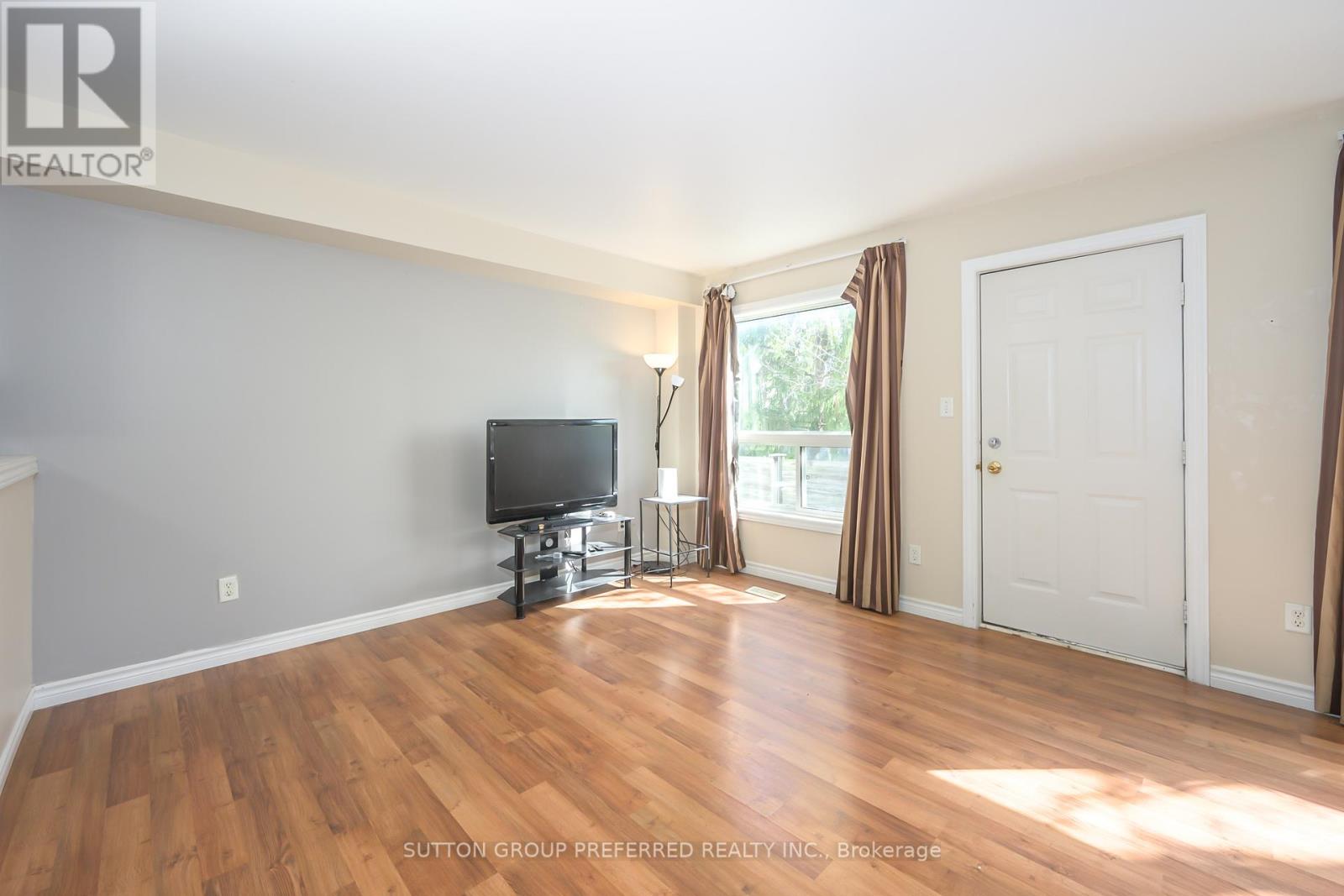 #29 600 SARNIA ROAD - 2