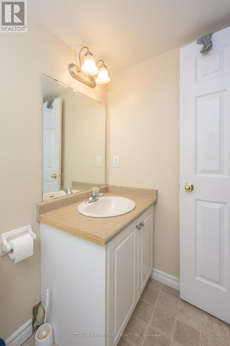 #29 600 SARNIA ROAD - 22