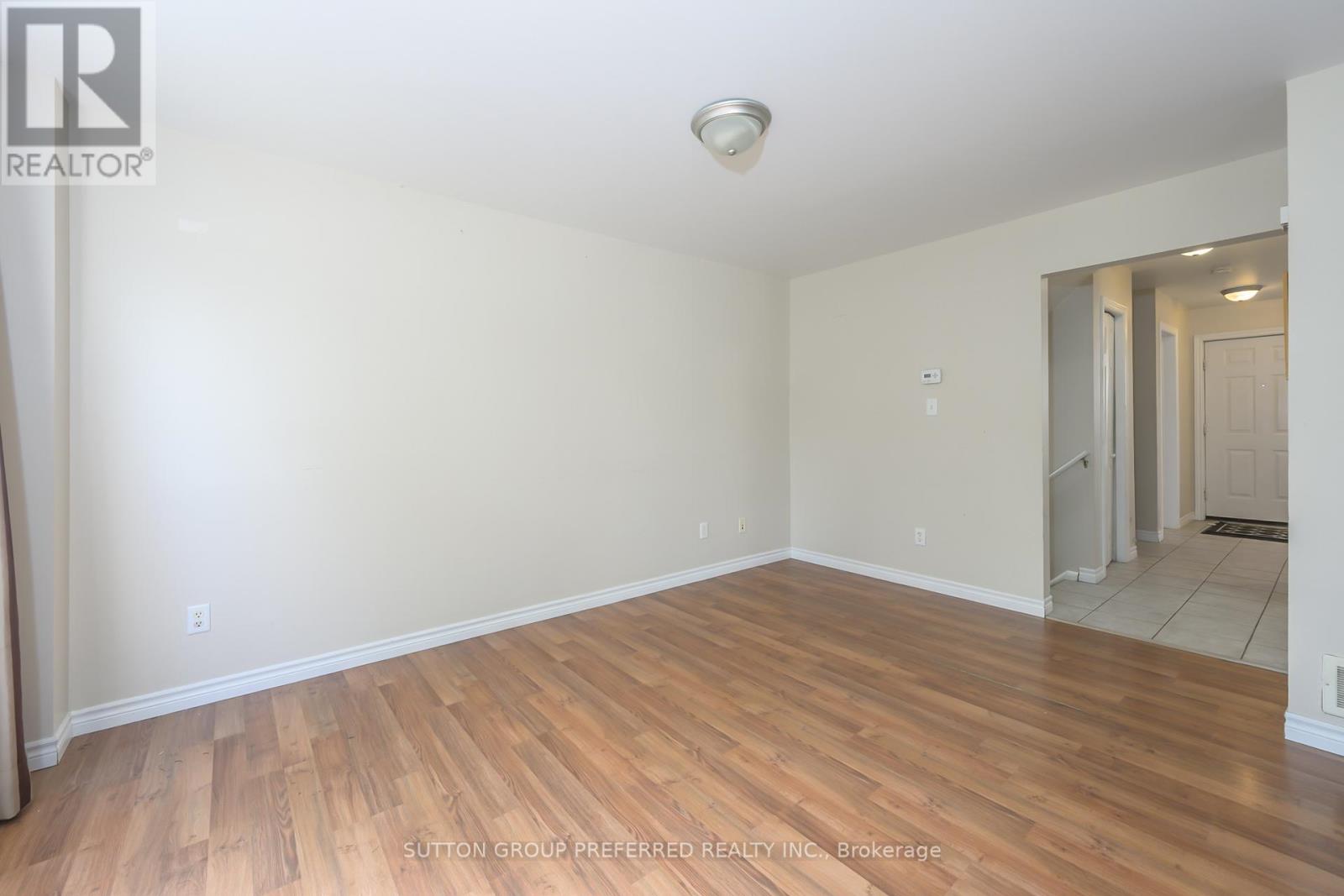 #29 600 SARNIA ROAD - 6