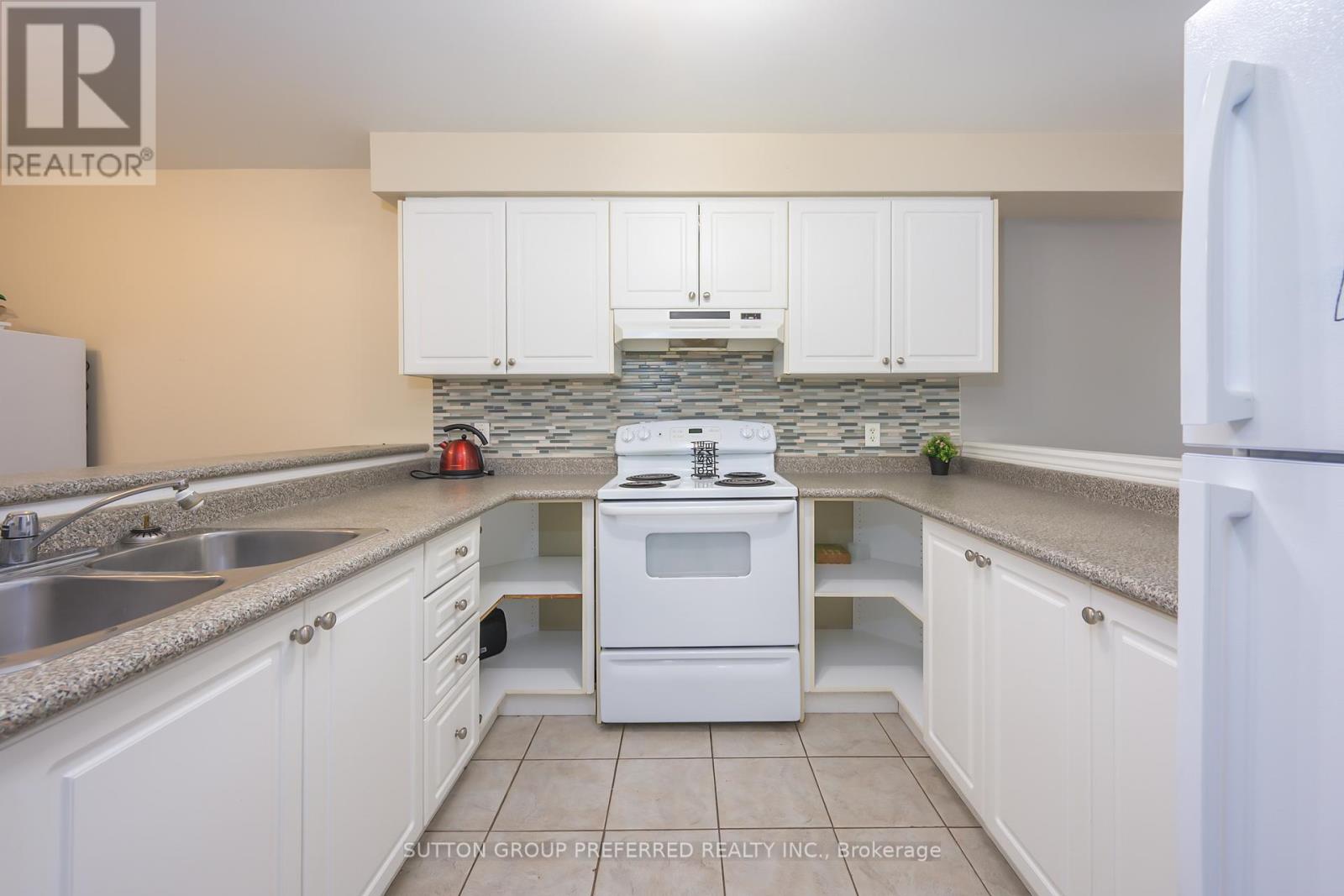 #29 600 SARNIA ROAD - 7