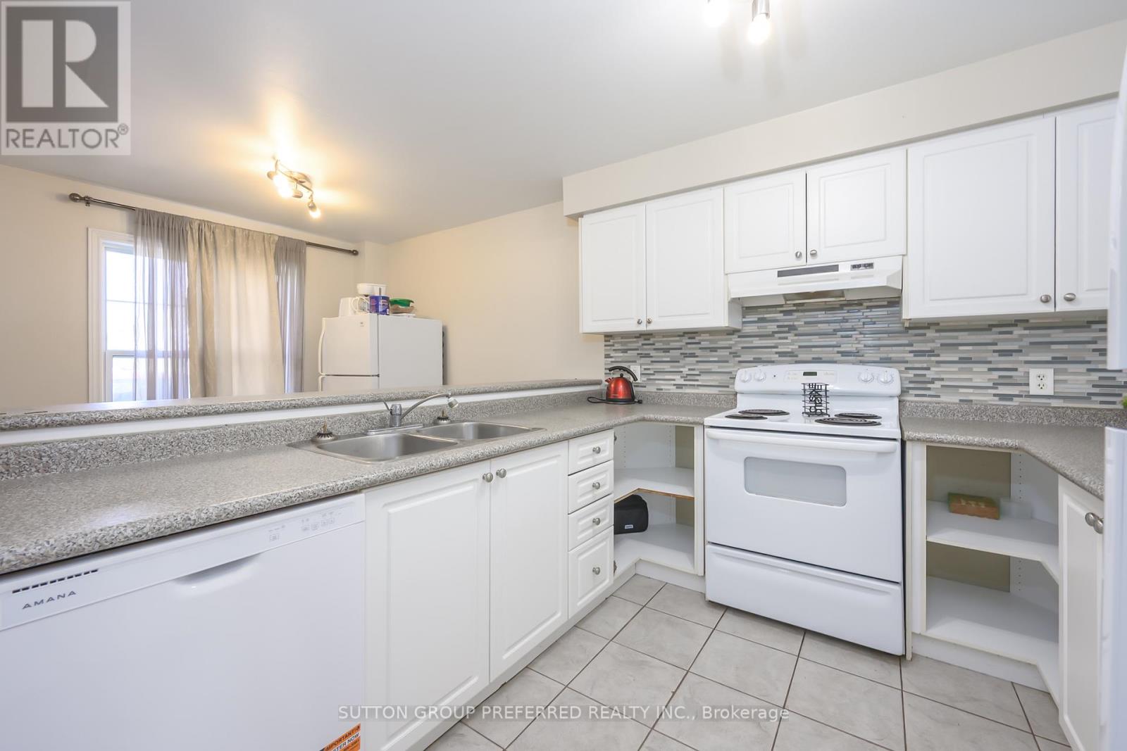 #29 600 SARNIA ROAD - 8