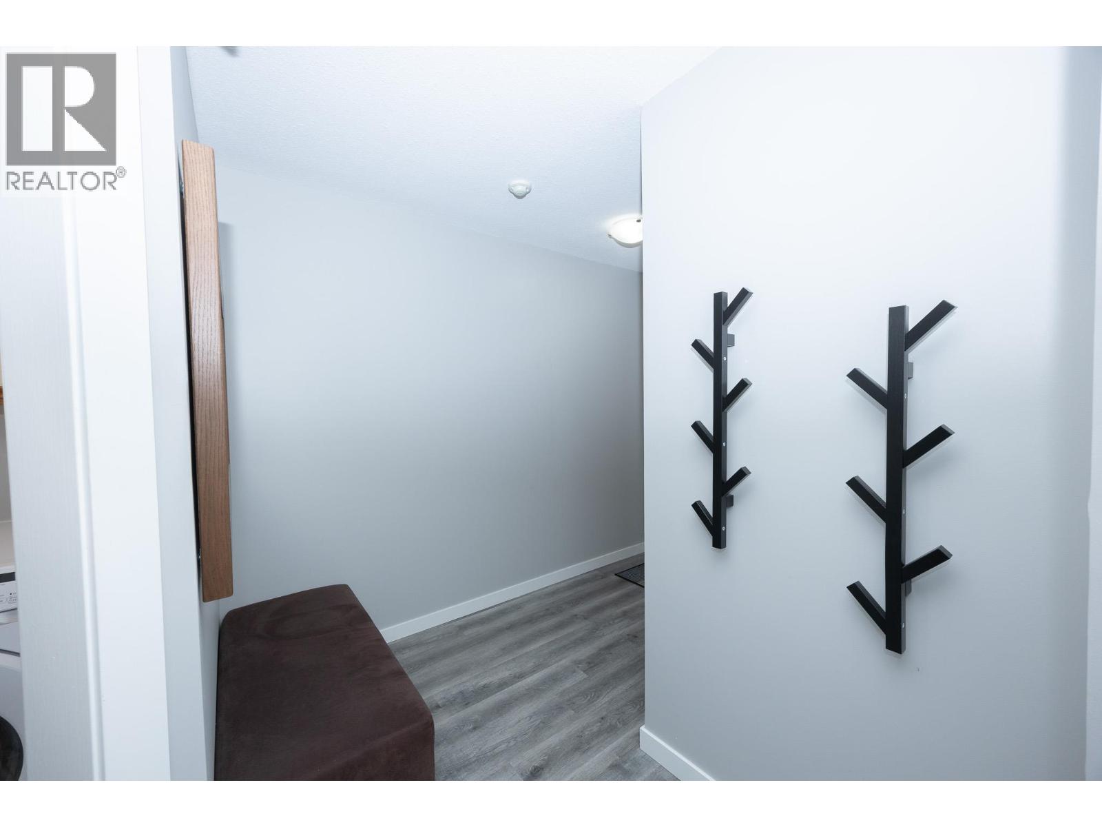 1610 Gordon Drive Unit# 202, Kelowna