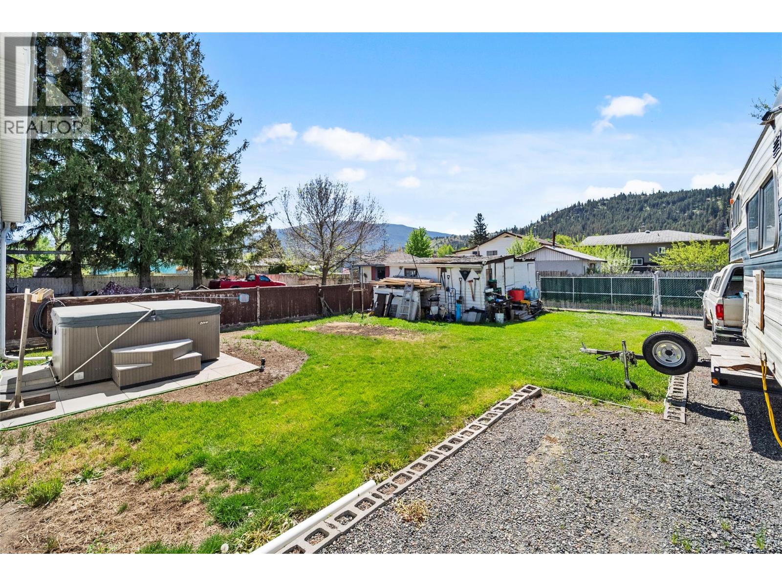1309 Spruce Avenue - 26