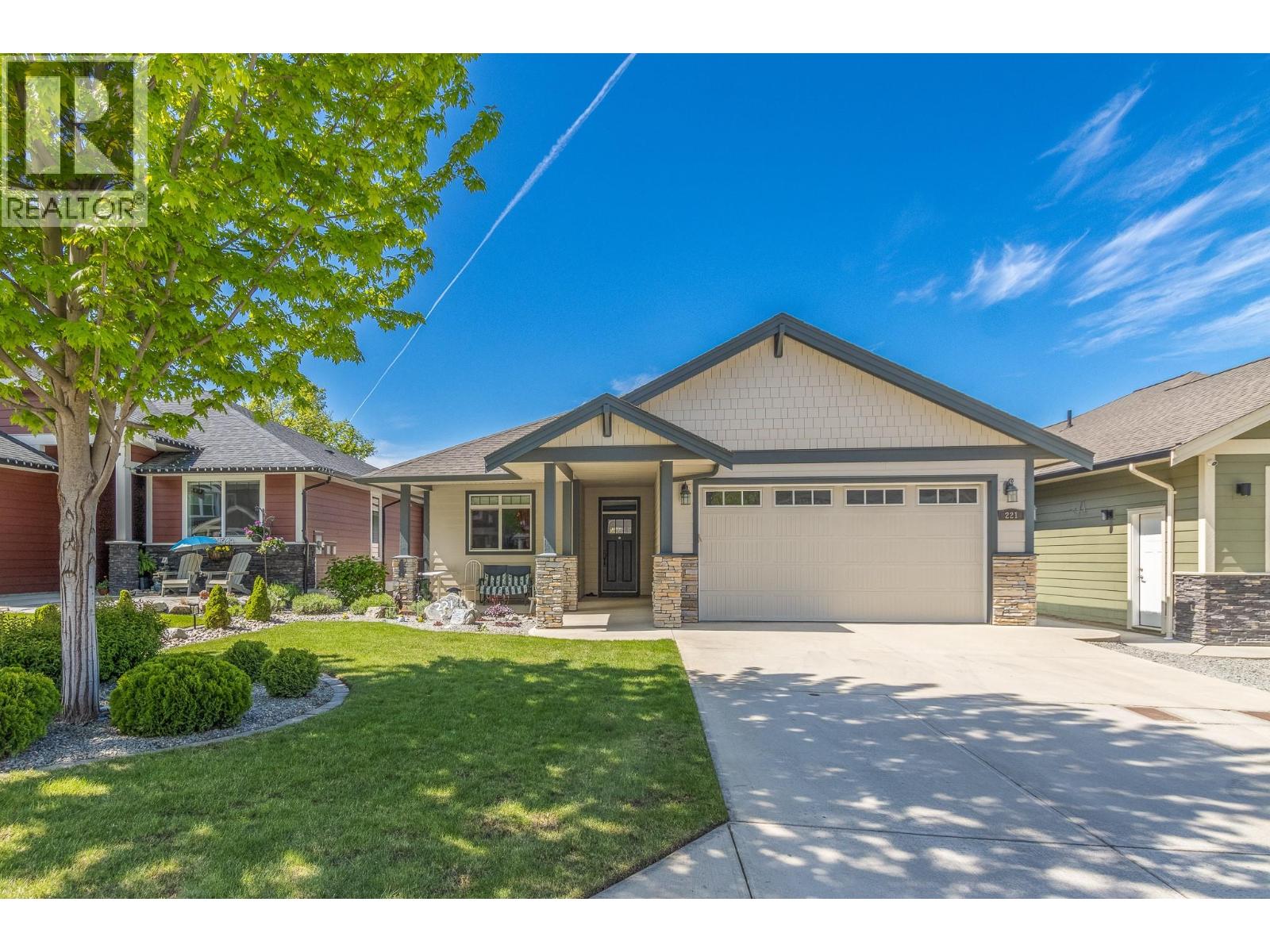  221 24 Street Northeast, Salmon Arm