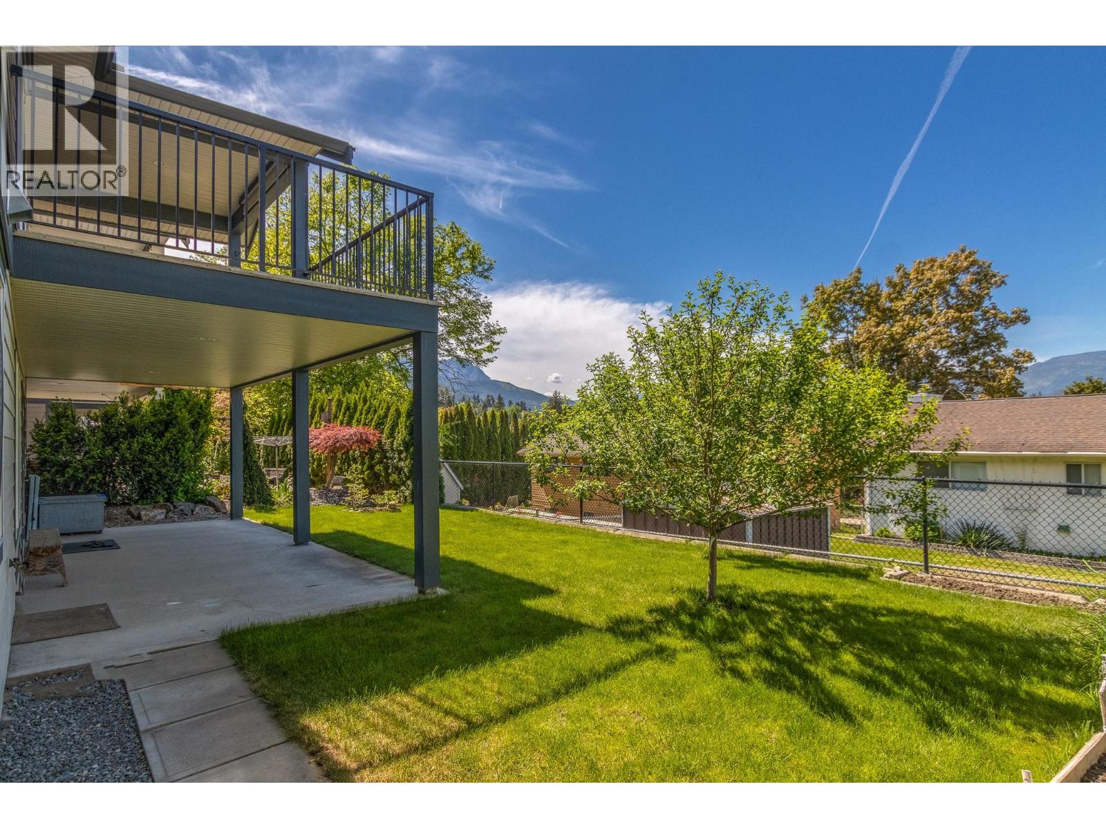 221 24 Street NE - 27