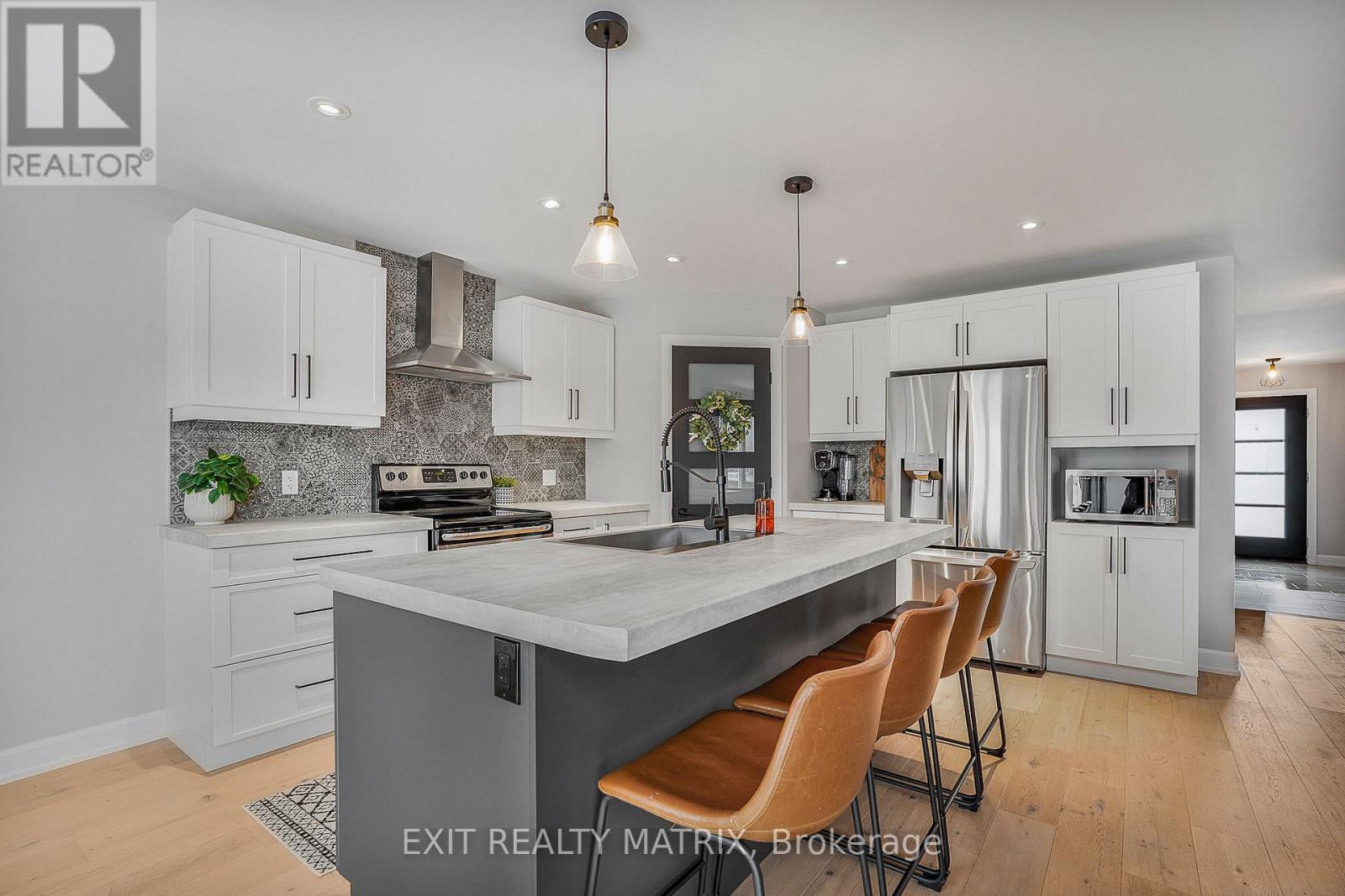 450 PROVENCE AVENUE - 12