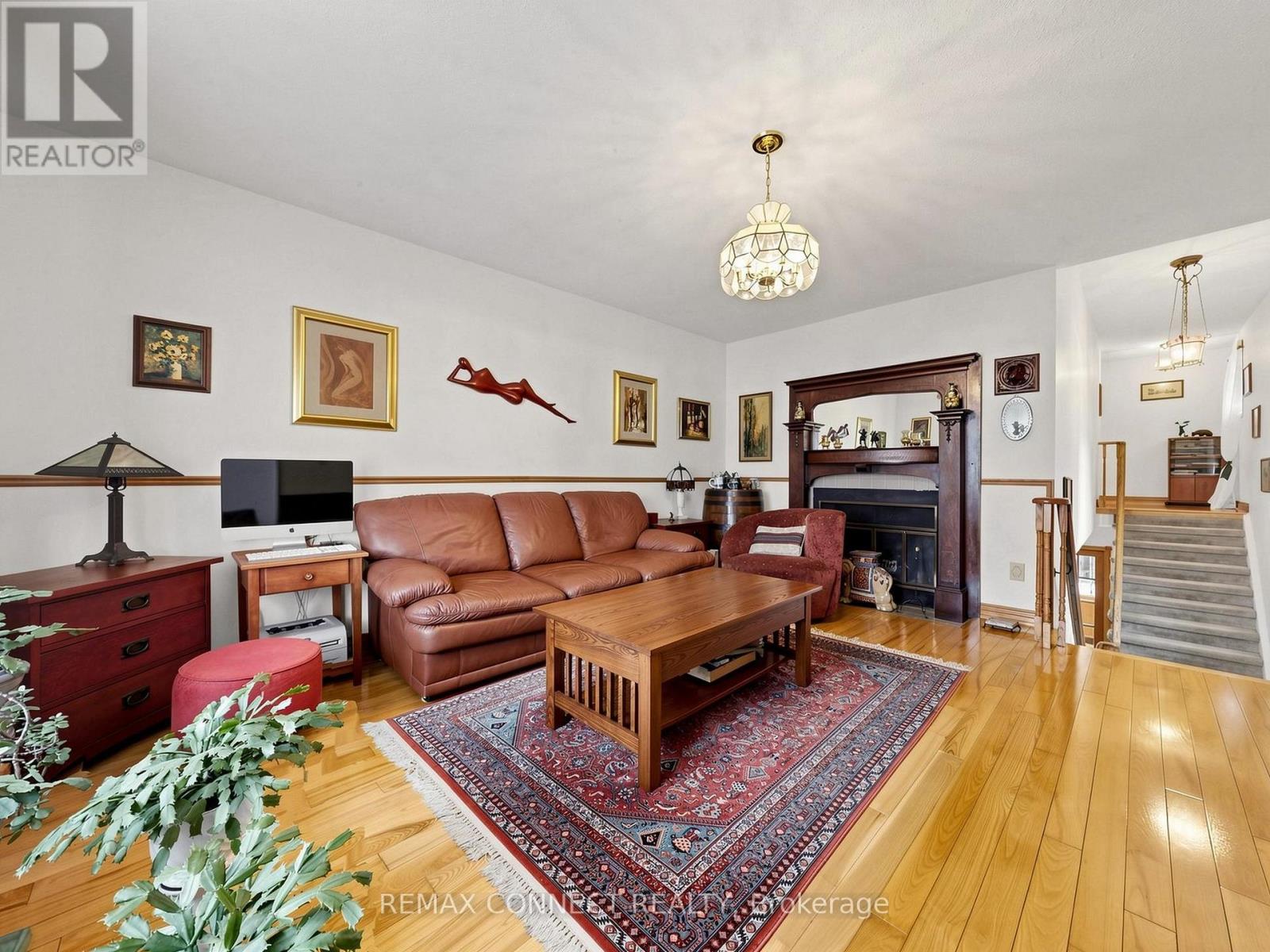 60 STARSPRAY BOULEVARD - 19