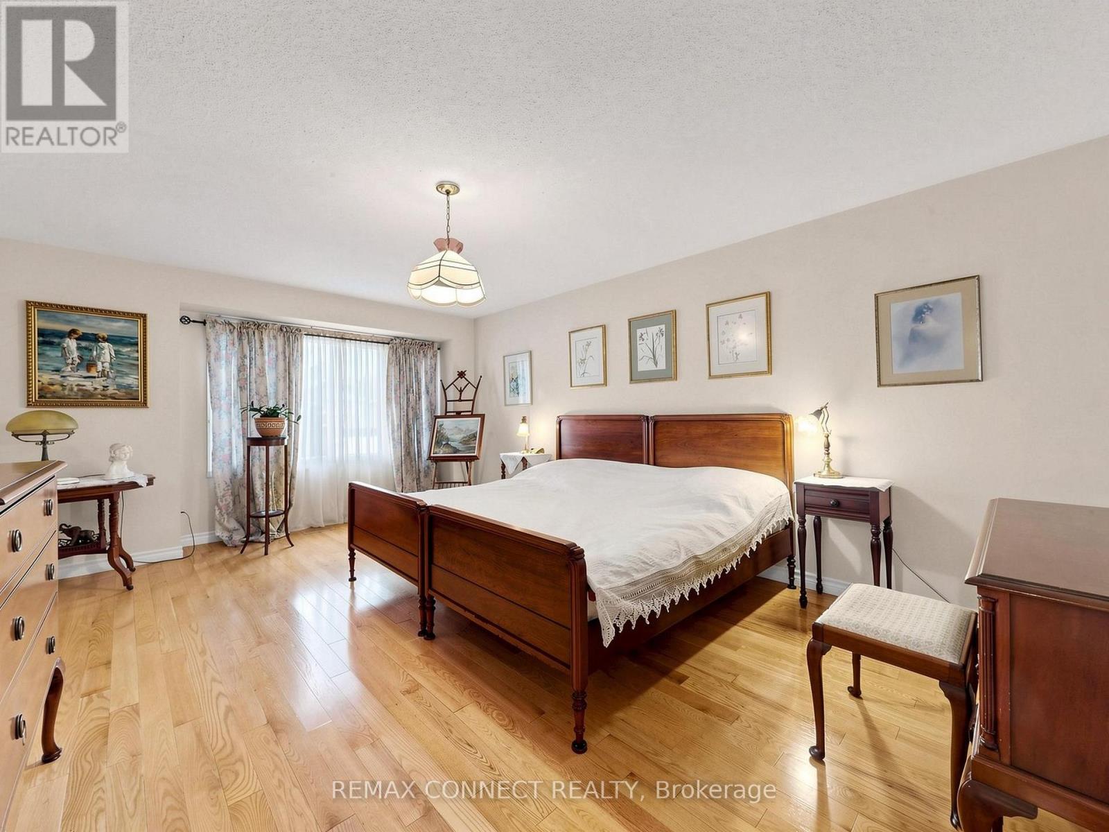 60 STARSPRAY BOULEVARD - 20