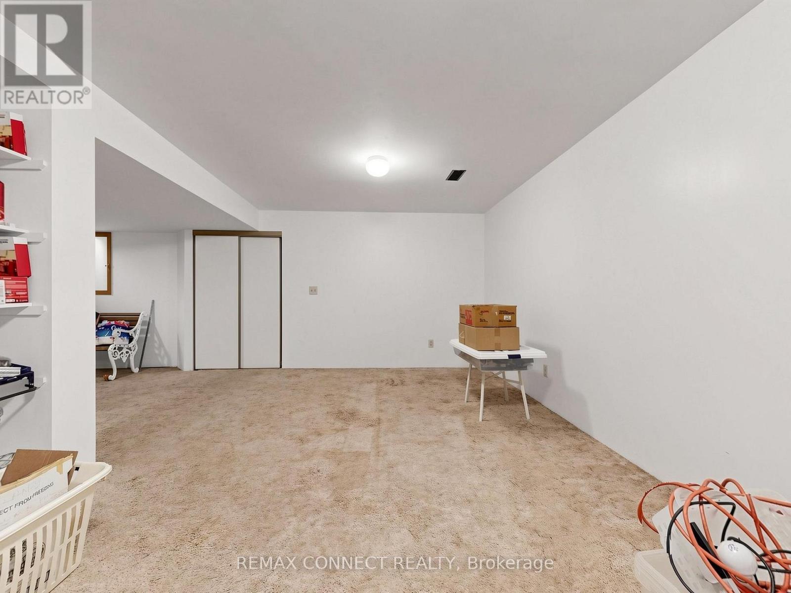 60 STARSPRAY BOULEVARD - 28