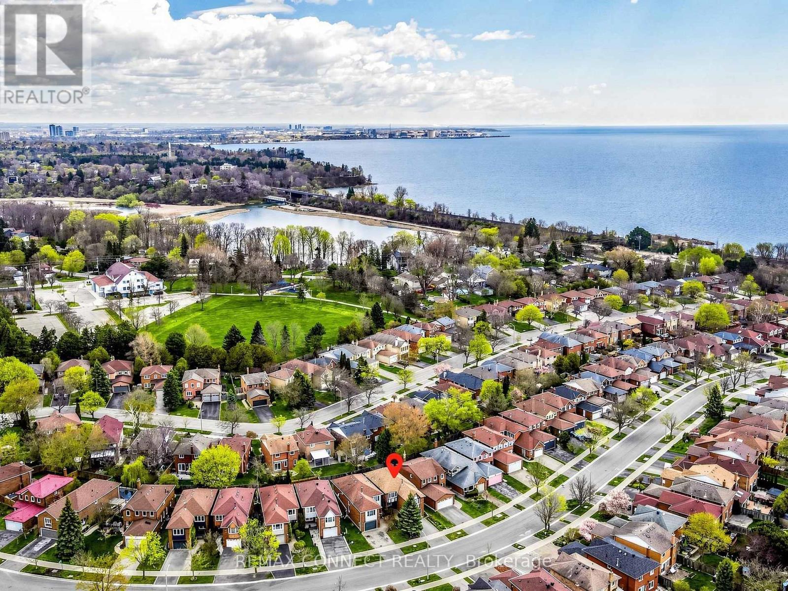 60 STARSPRAY BOULEVARD - 43