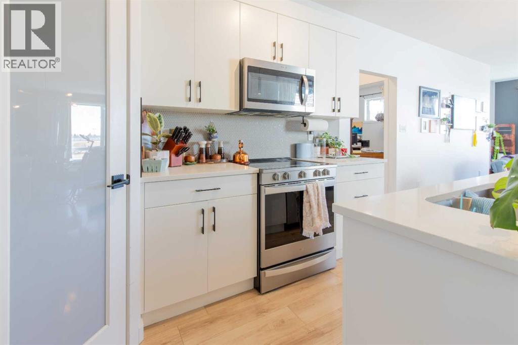 314 Uplands Boulevard N - 12