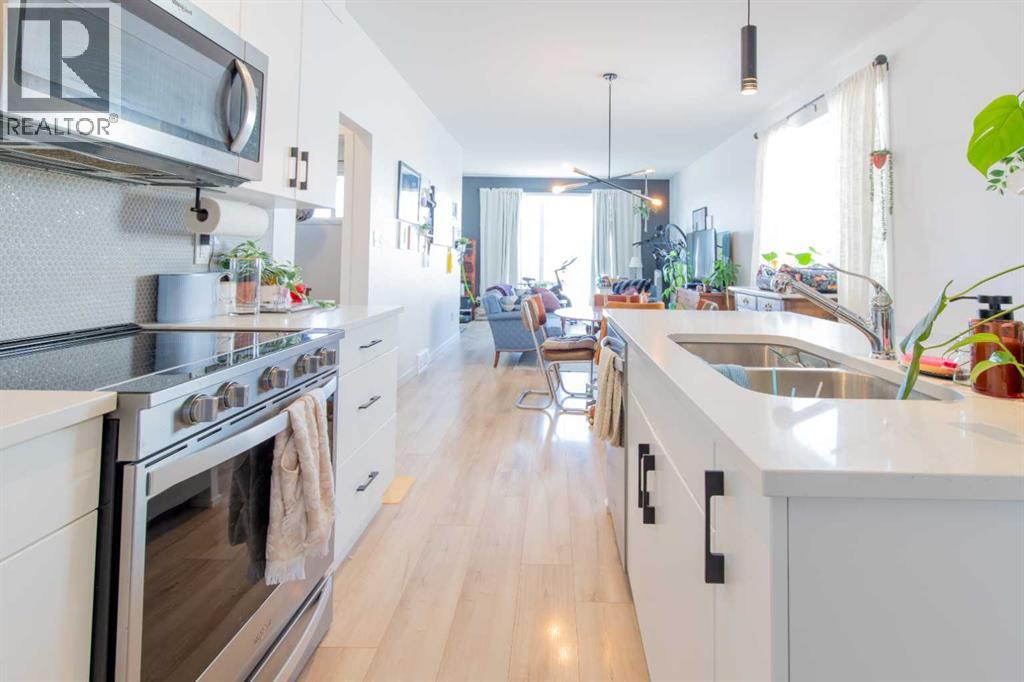 314 Uplands Boulevard N - 13