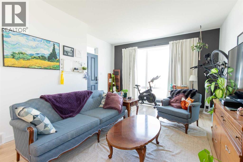 314 Uplands Boulevard N - 8