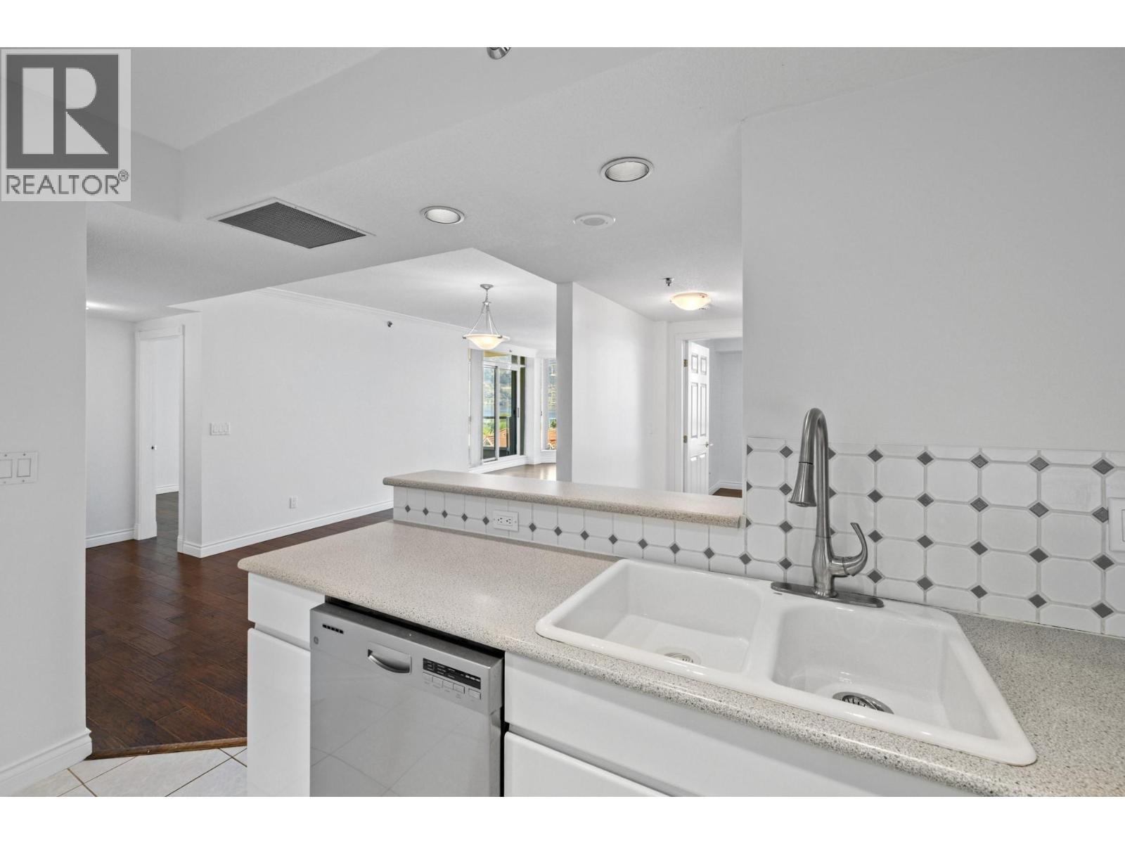 #706 1152 Sunset Drive - 15