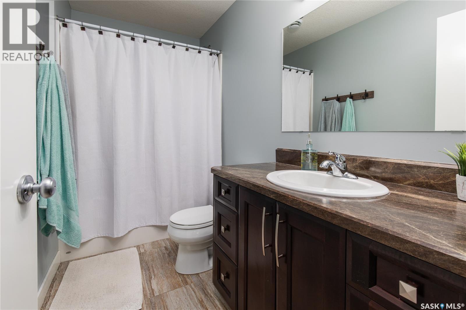 212 Iron Bridge DRIVE - 44