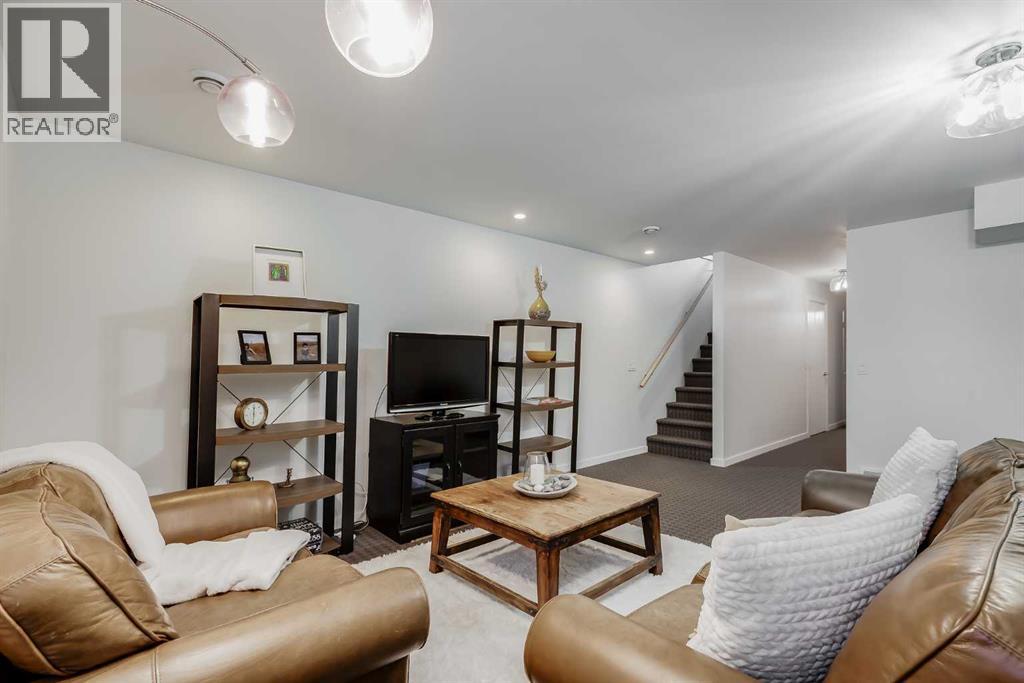 2729 Cochrane Road NW - 32
