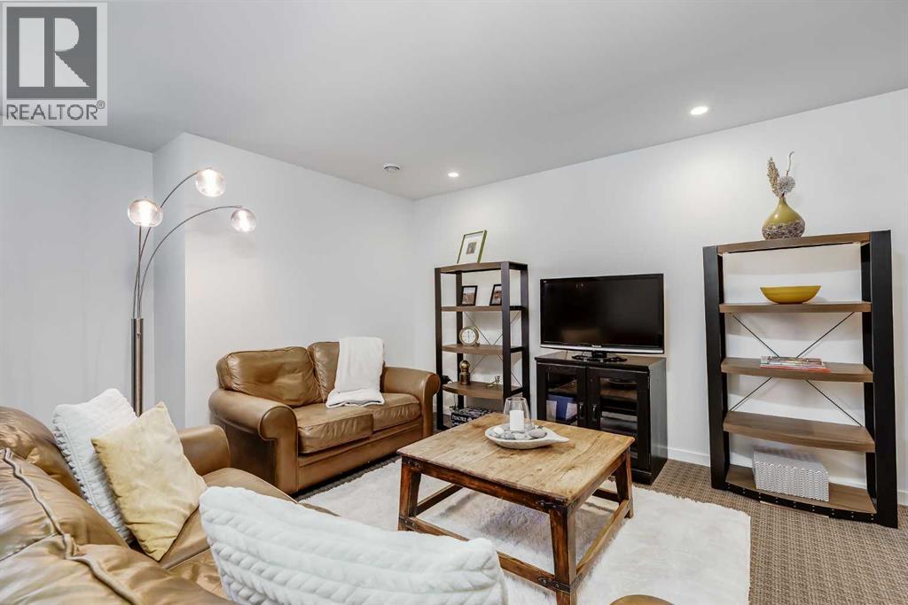2729 Cochrane Road NW - 33