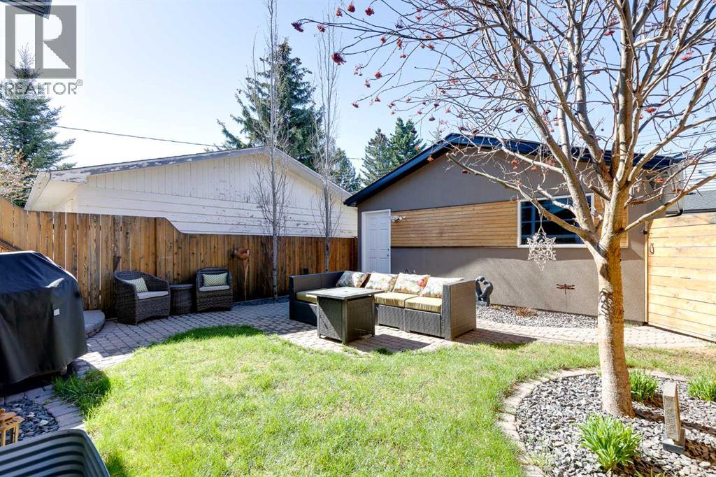 2729 Cochrane Road NW - 38