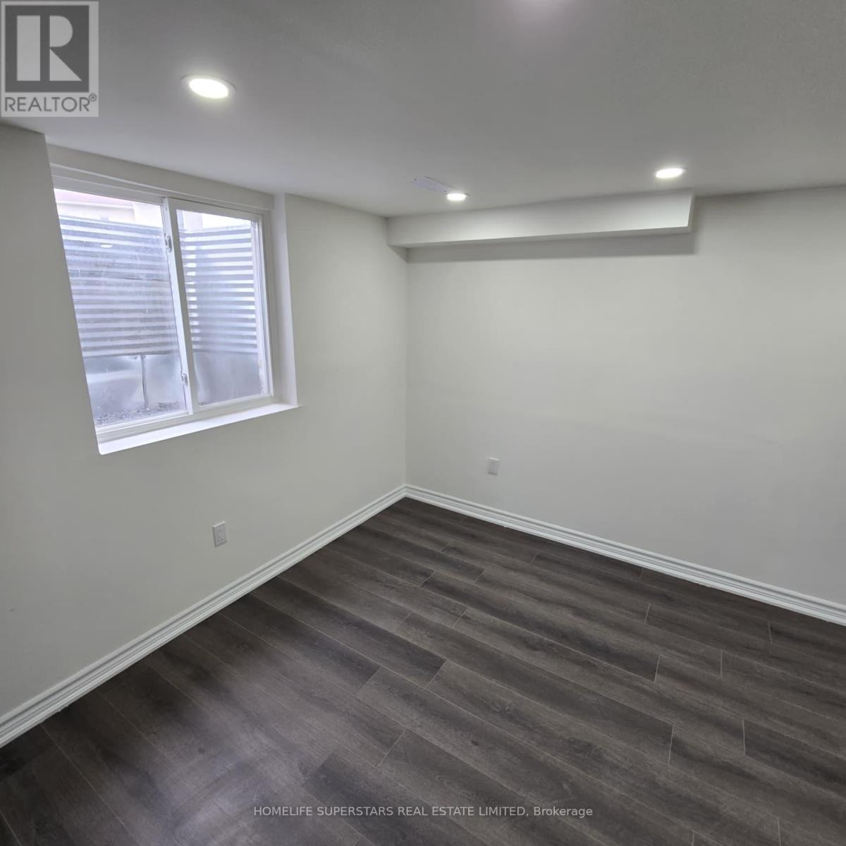 6 GROVE PARK SQUARE - 21