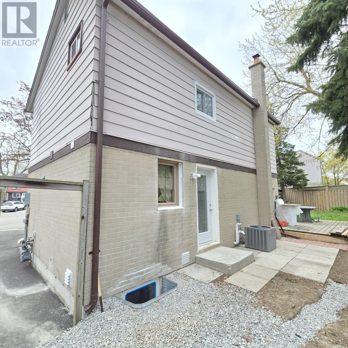 6 GROVE PARK SQUARE - 32