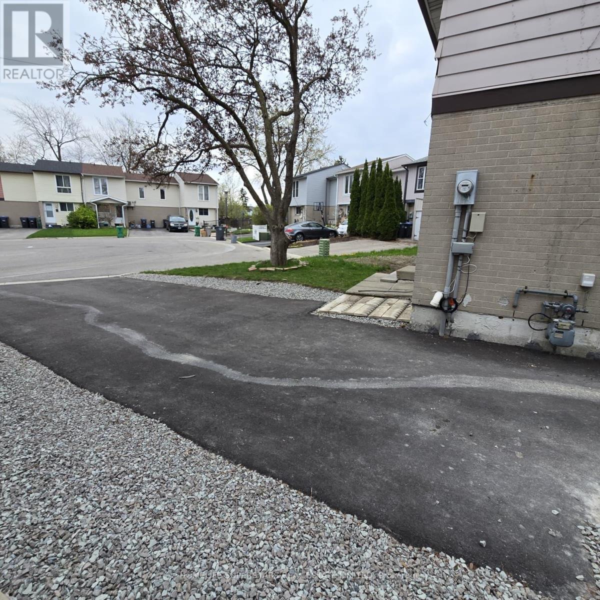 6 GROVE PARK SQUARE - 34