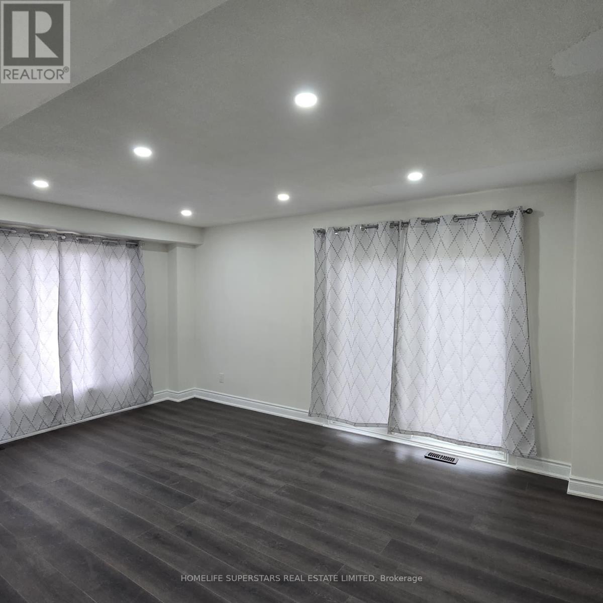 6 GROVE PARK SQUARE - 5