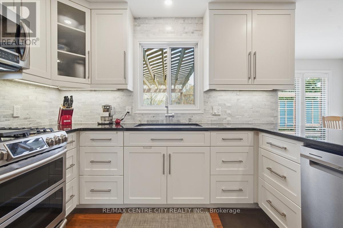 6 TRILLIUM COURT - 14
