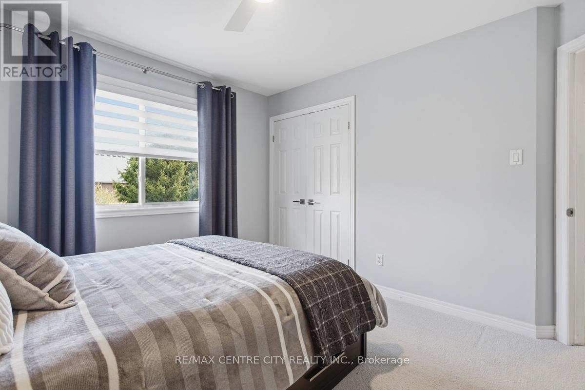 6 TRILLIUM COURT - 27