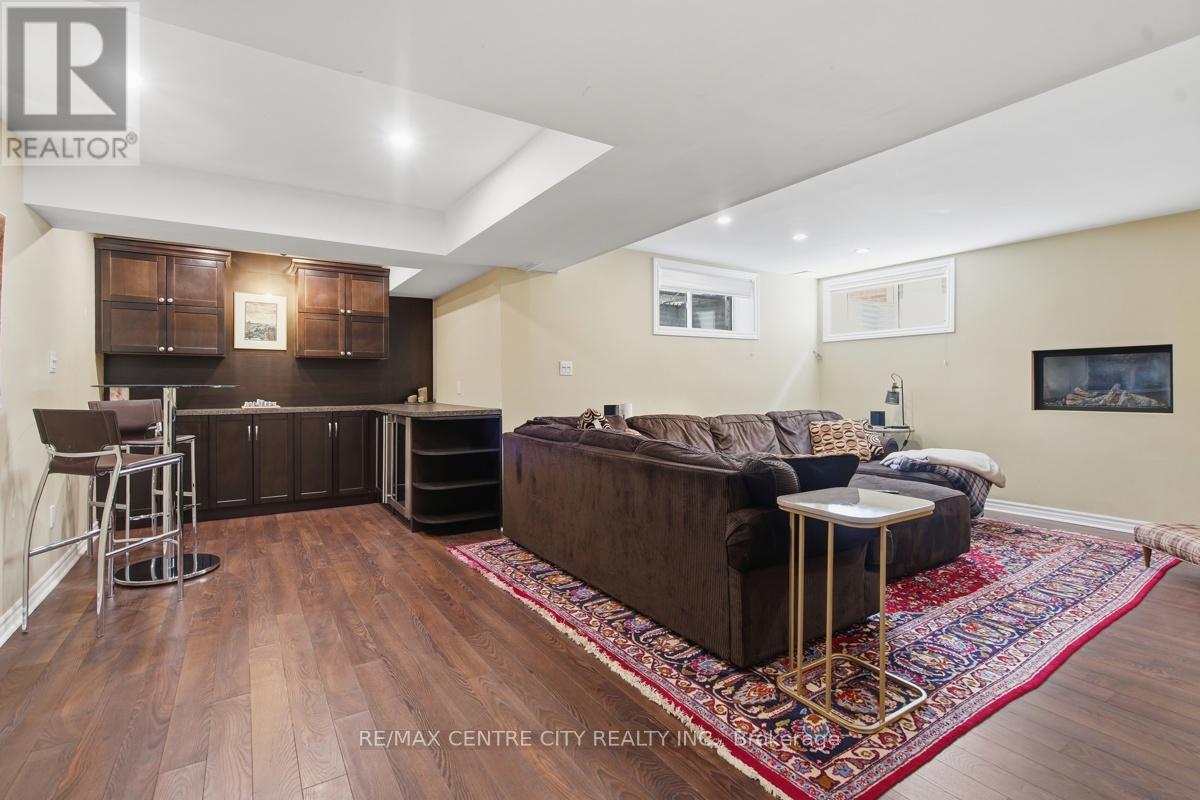 6 TRILLIUM COURT - 33