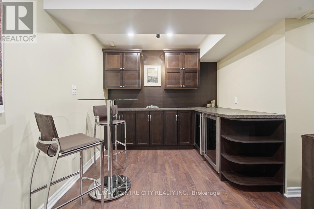 6 TRILLIUM COURT - 35