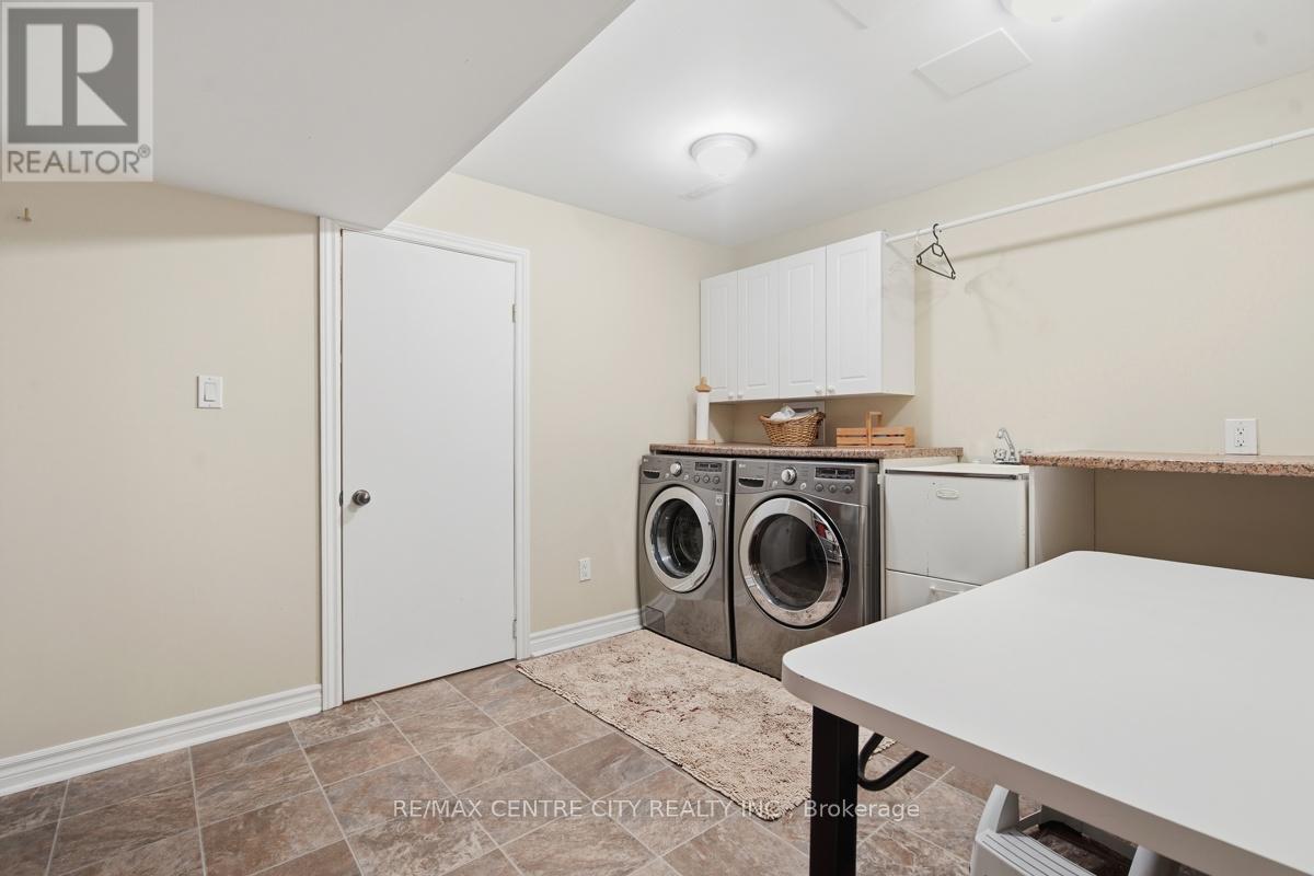 6 TRILLIUM COURT - 39