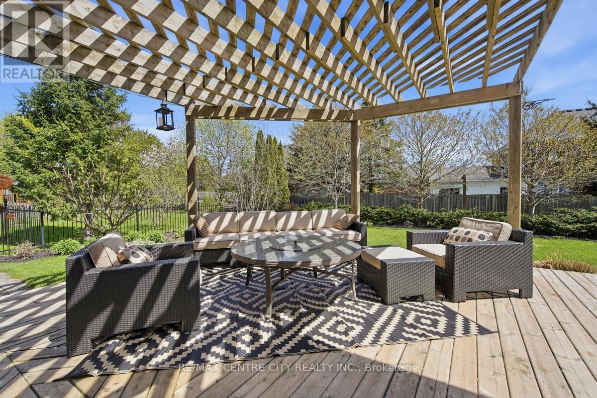 6 TRILLIUM COURT - 40
