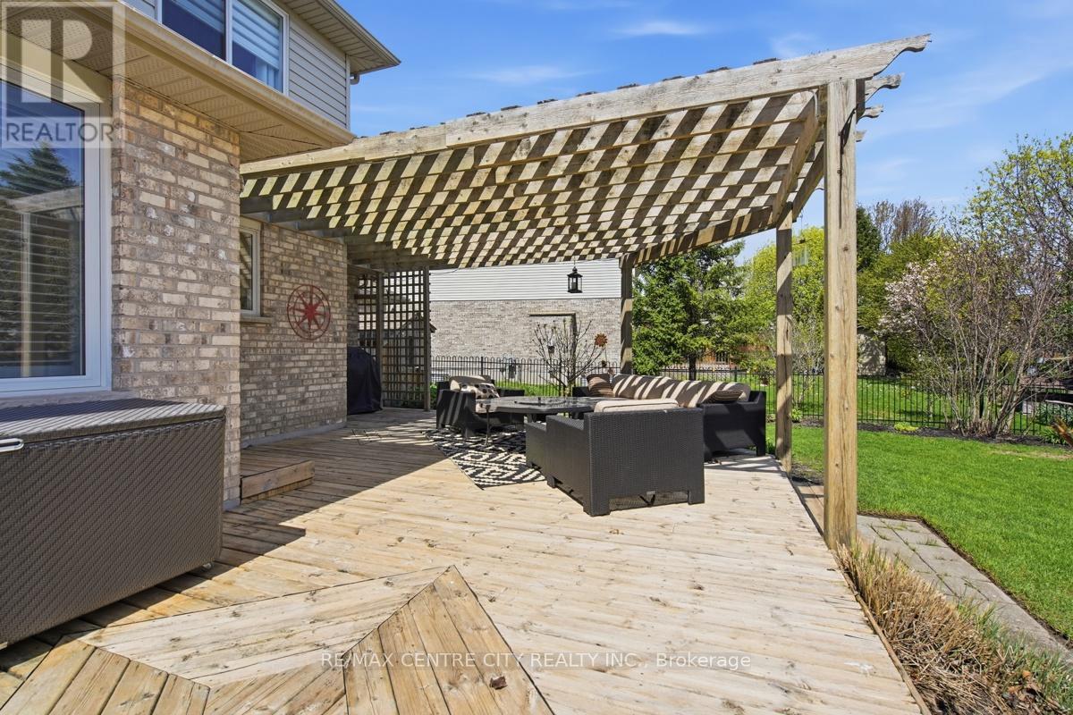 6 TRILLIUM COURT - 41