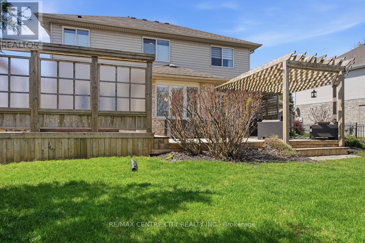 6 TRILLIUM COURT - 44
