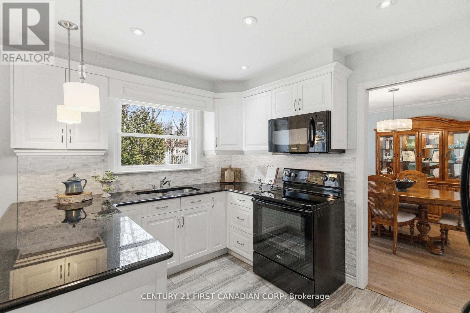 1080 VISCOUNT ROAD - 26