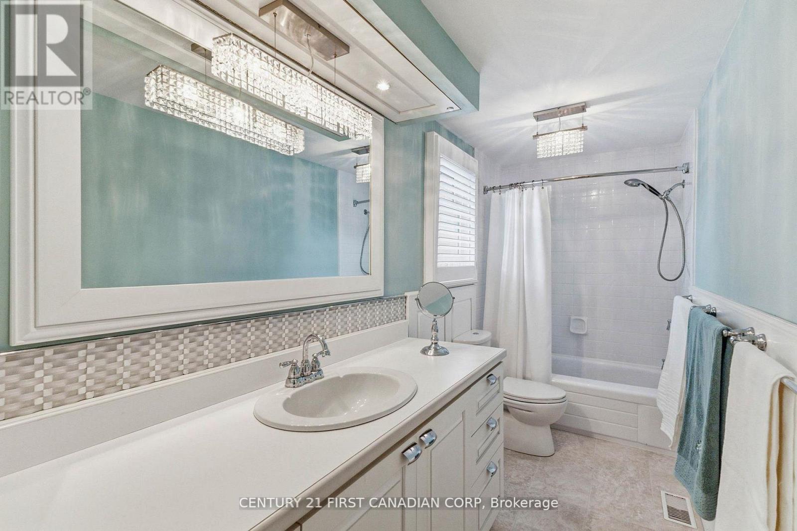 1080 VISCOUNT ROAD - 31