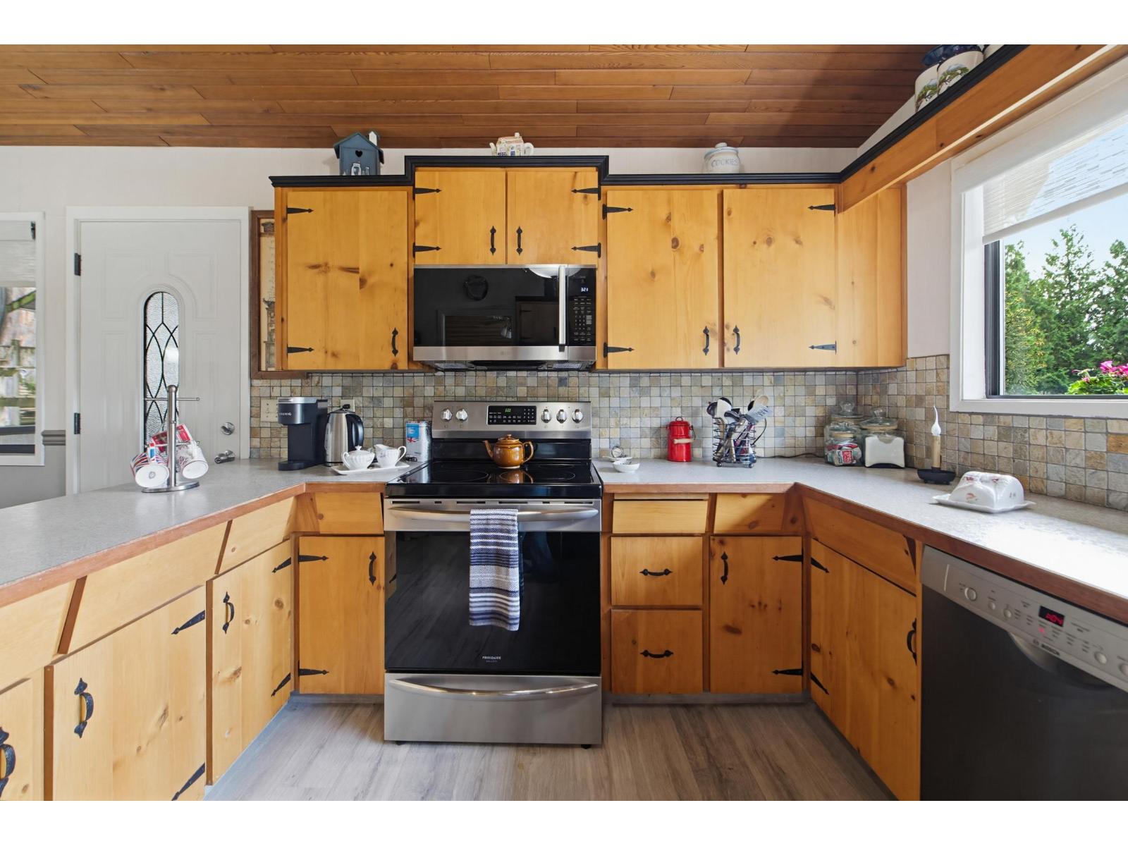 4 Bed, 3 Bath House for Sale in Abbotsford – 2740 MARBLE HILL DRIVE, Abbotsford – MLS# R3121025 - Image 9