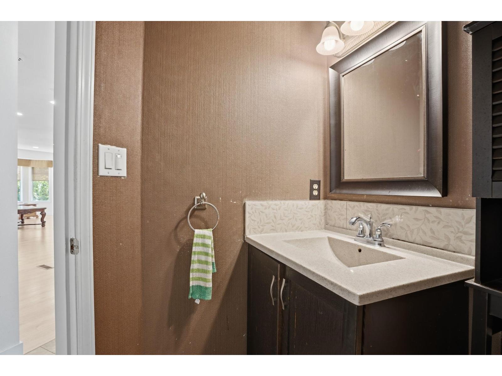 11142 85A AVENUE, Delta