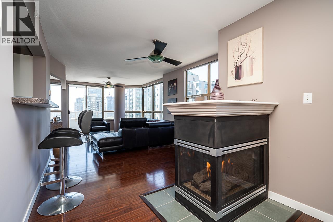 1000 328 CLARKSON STREET, New Westminster