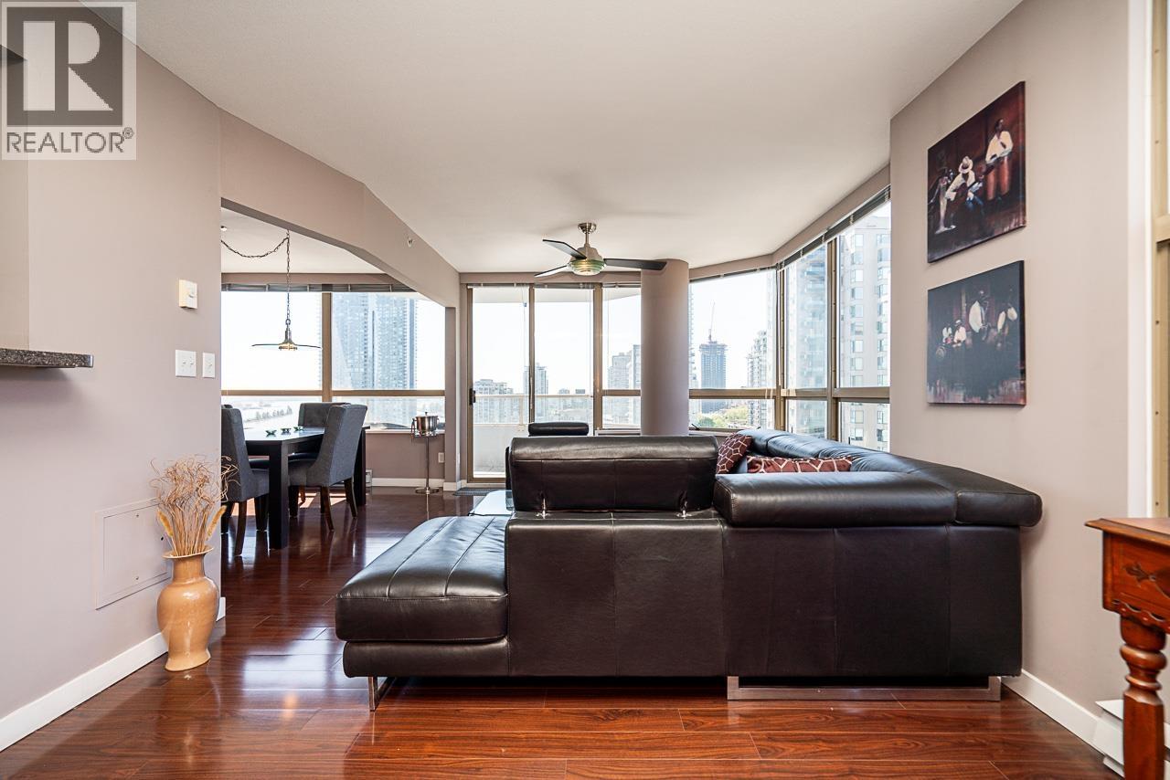 1000 328 CLARKSON STREET, New Westminster