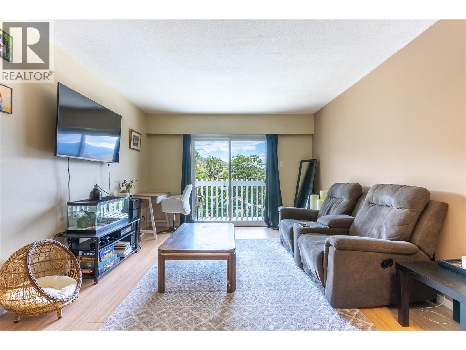 #310 825 HILL Street - 17