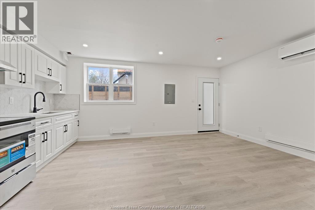 702 PIERRE Unit# 6, Windsor, Ontario, N9A2K5 — Photo 3