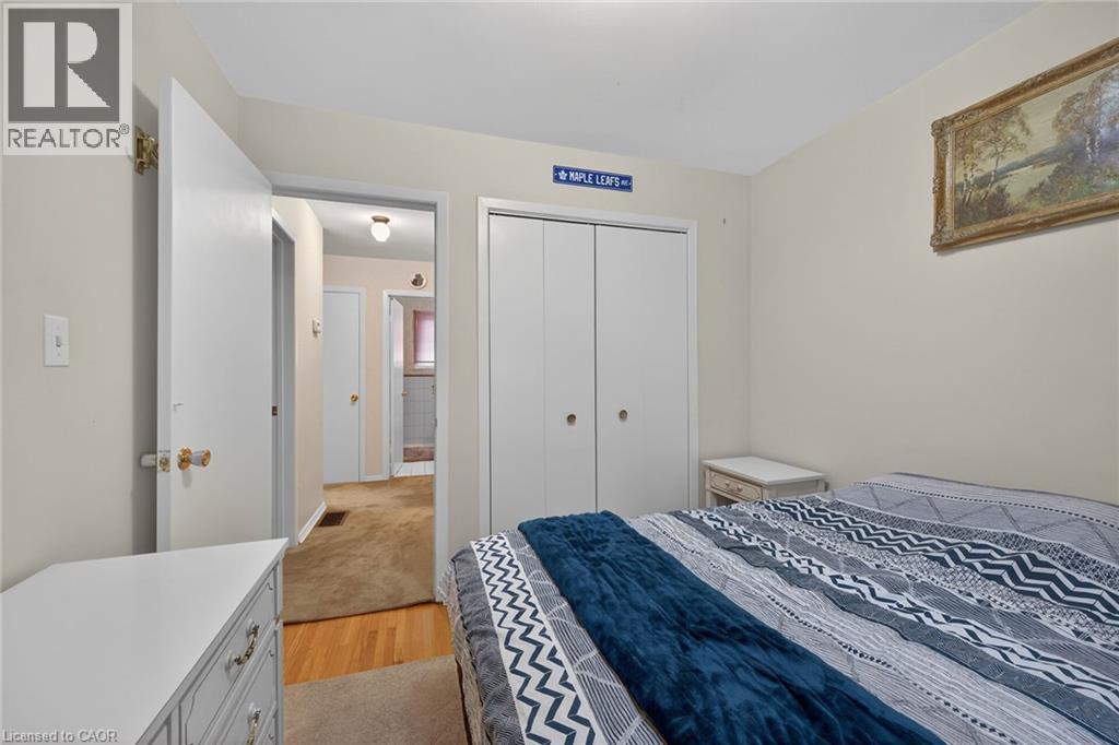 582 WOODVIEW Road - 26