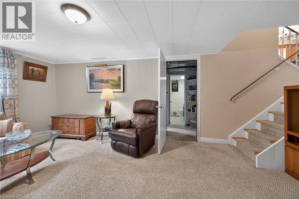 582 WOODVIEW Road - 36