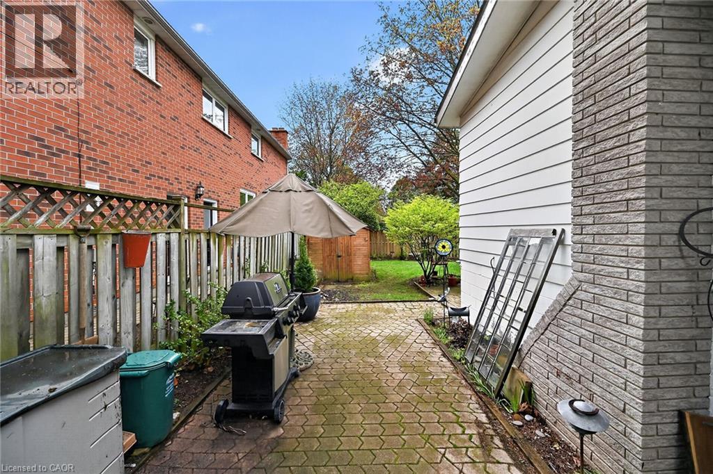 582 WOODVIEW Road - 39