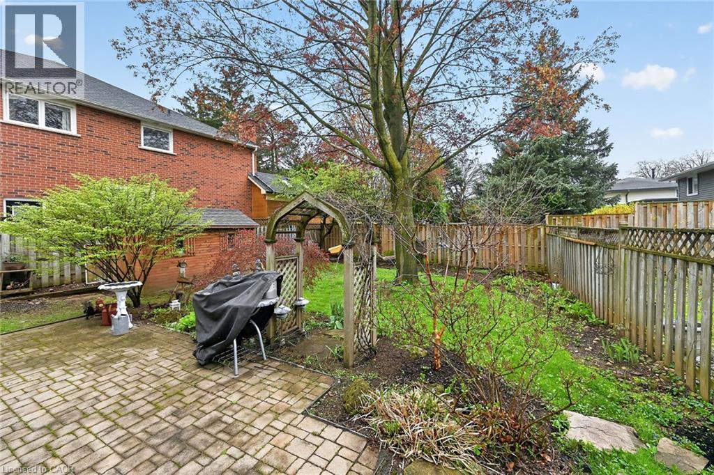 582 WOODVIEW Road - 43