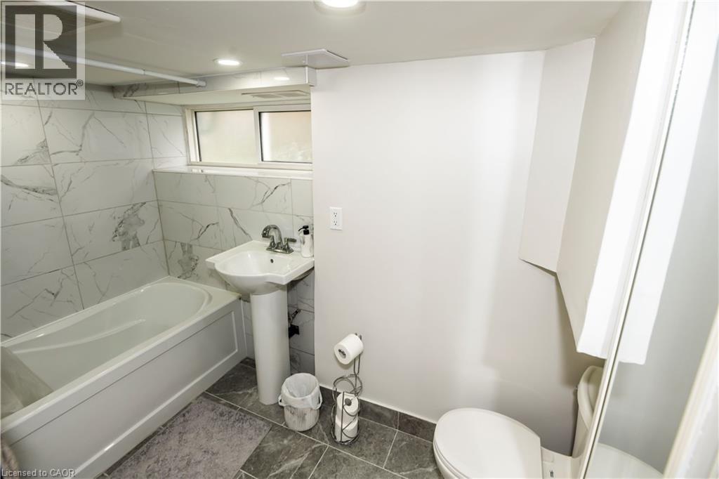 408 WELLINGTON Street N Unit# 2, Kitchener, Ontario, N2H5L2 — Photo 3