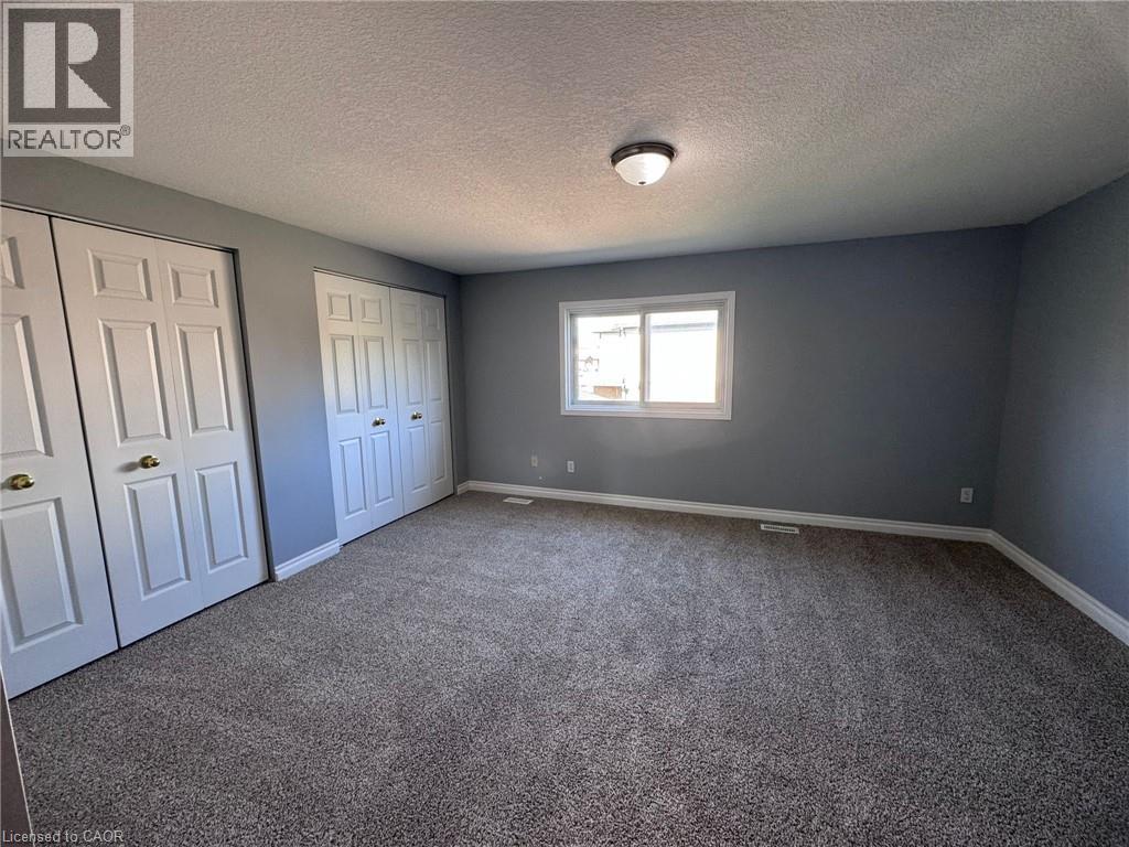 135 DONNENWERTH Drive, Kitchener, Ontario, N2E4C8 — Photo 8