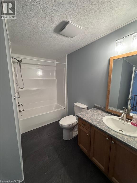 135 DONNENWERTH Drive, Kitchener, Ontario, N2E4C8 — Photo 12
